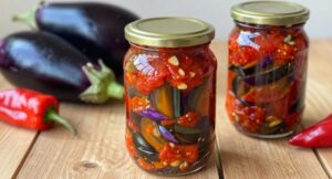 Острые баклажаны с чесноком