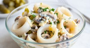 Салат с кальмарами
