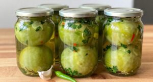 Зелёные помидоры дольками